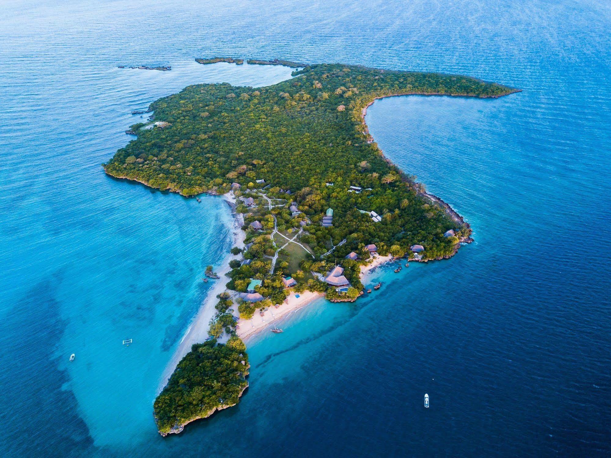 Azura Quilalea Island Hotel Exterior photo