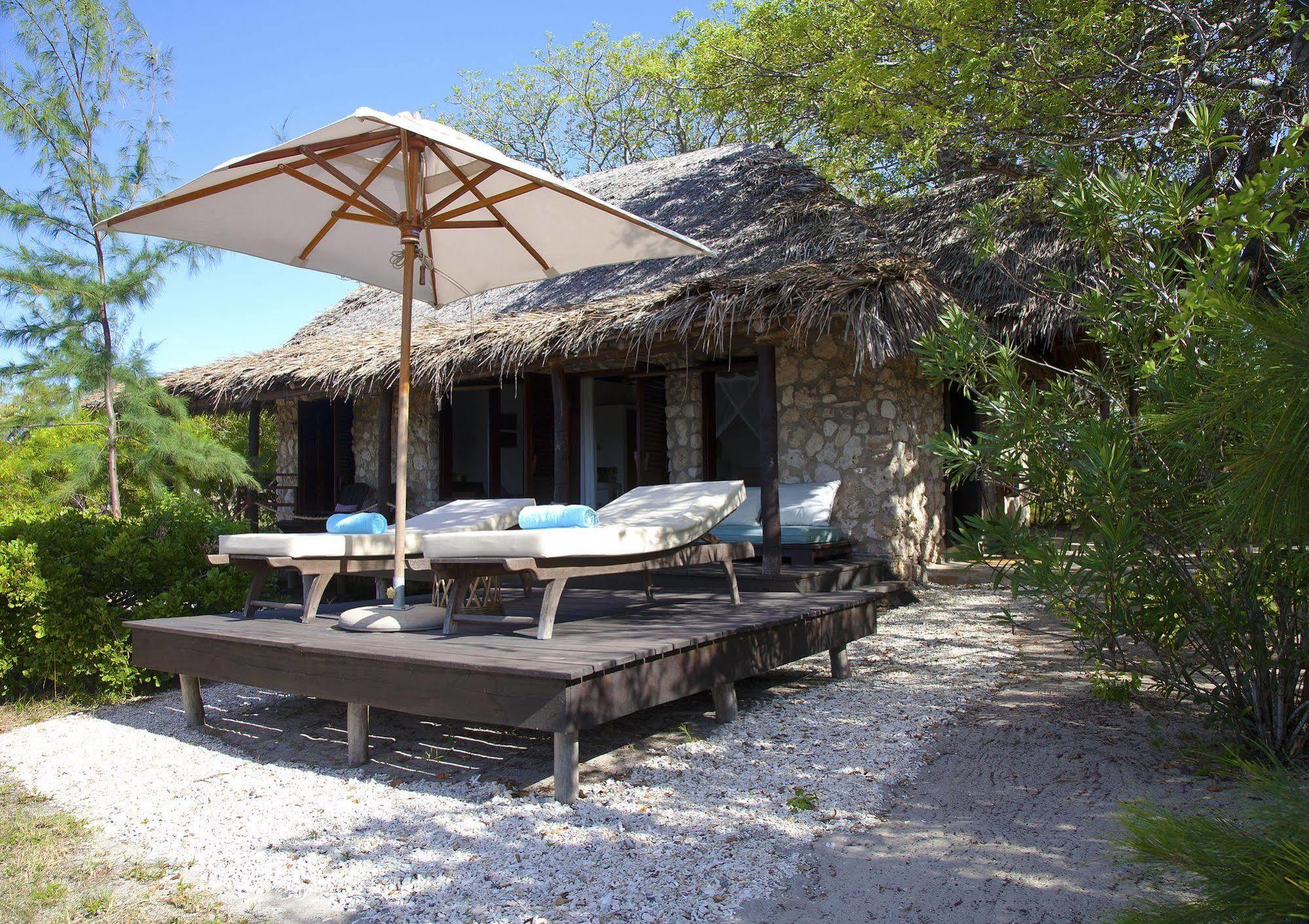 Azura Quilalea Island Hotel Exterior photo