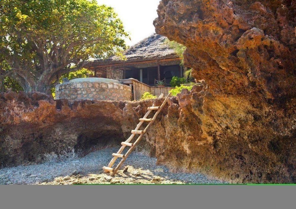 Azura Quilalea Island Hotel Exterior photo