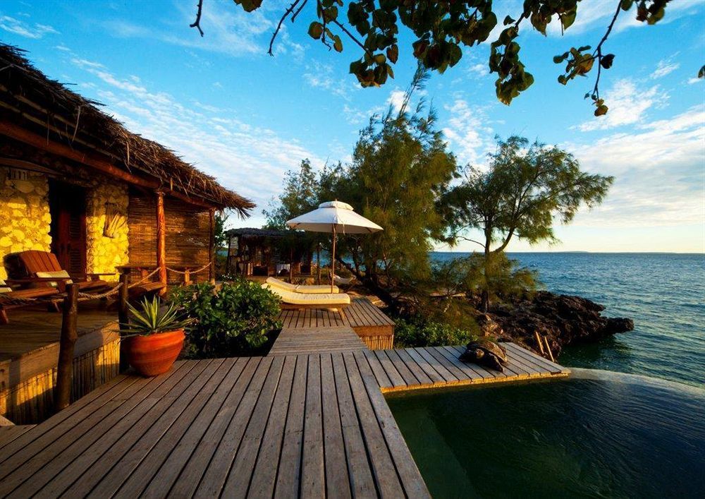 Azura Quilalea Island Hotel Exterior photo